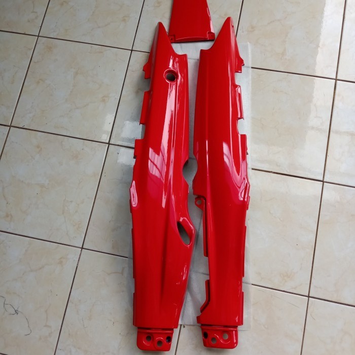 Body belakang Vega R lama merah