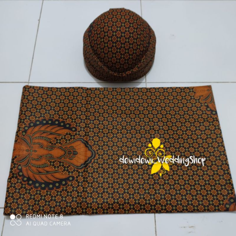 (Jarik Couple) Sepasang Jarik + Blangkon Solo / Motif Truntum Garuda