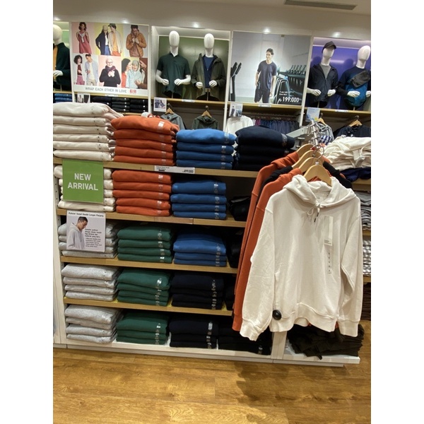 Man Uniqlo Pullover Sweat Hoodie