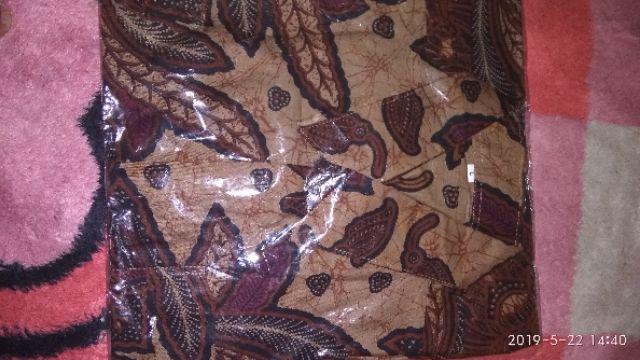 Kemeja Batik Merak Elegant