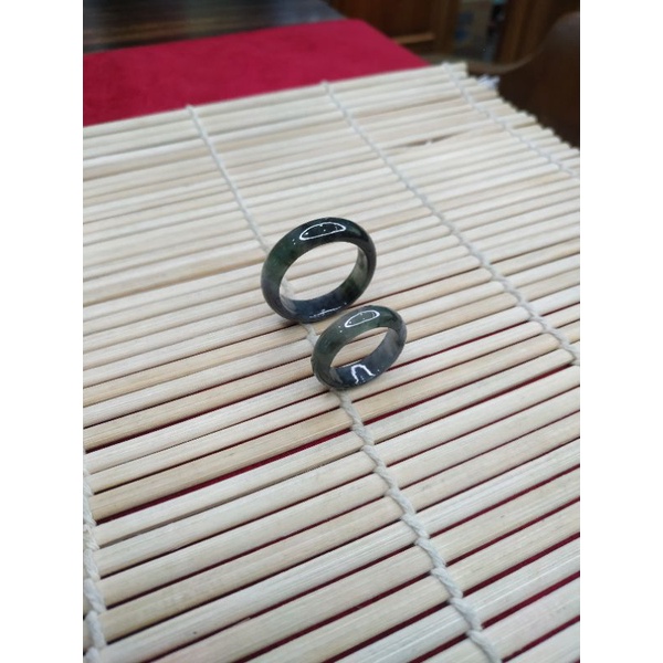 Black Ink Clear Ring Jade