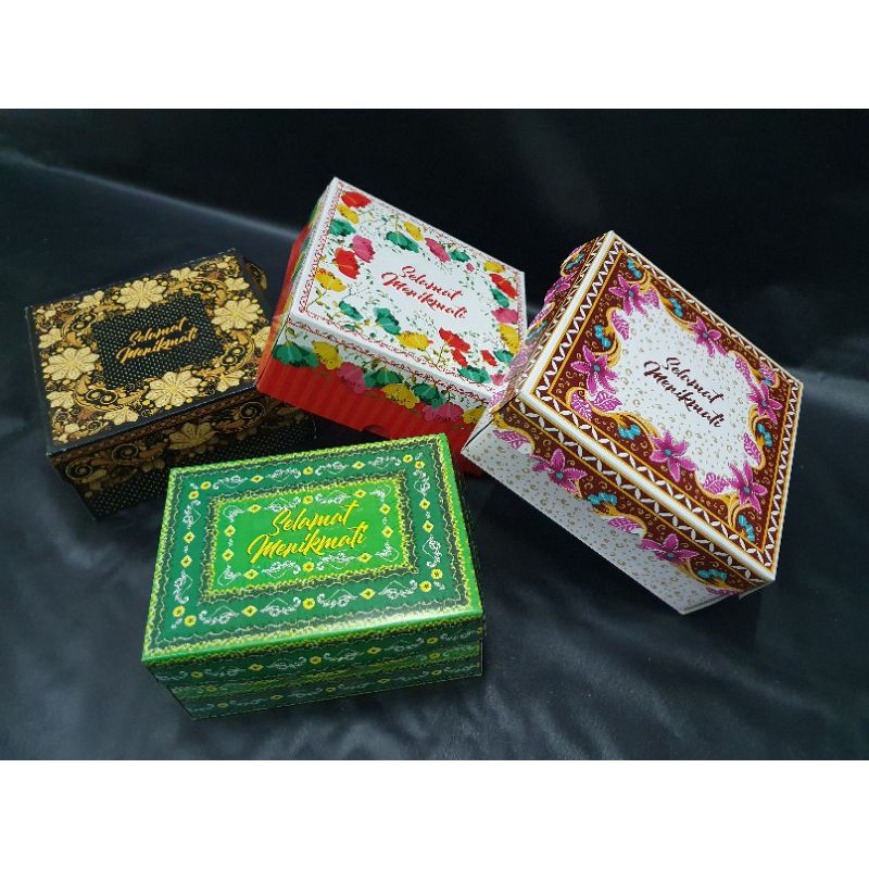 Dus snack 15x15 motif batik bunga / dus lipat 15x15 batik / dus kue 15x15