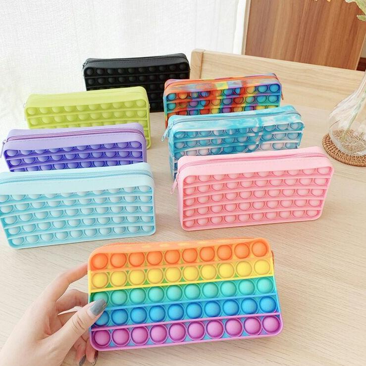 

Penjualan Terbanyak - KOTAK PENSIL POP IT READY NO PO - TEMPAT PENSIL POP IT