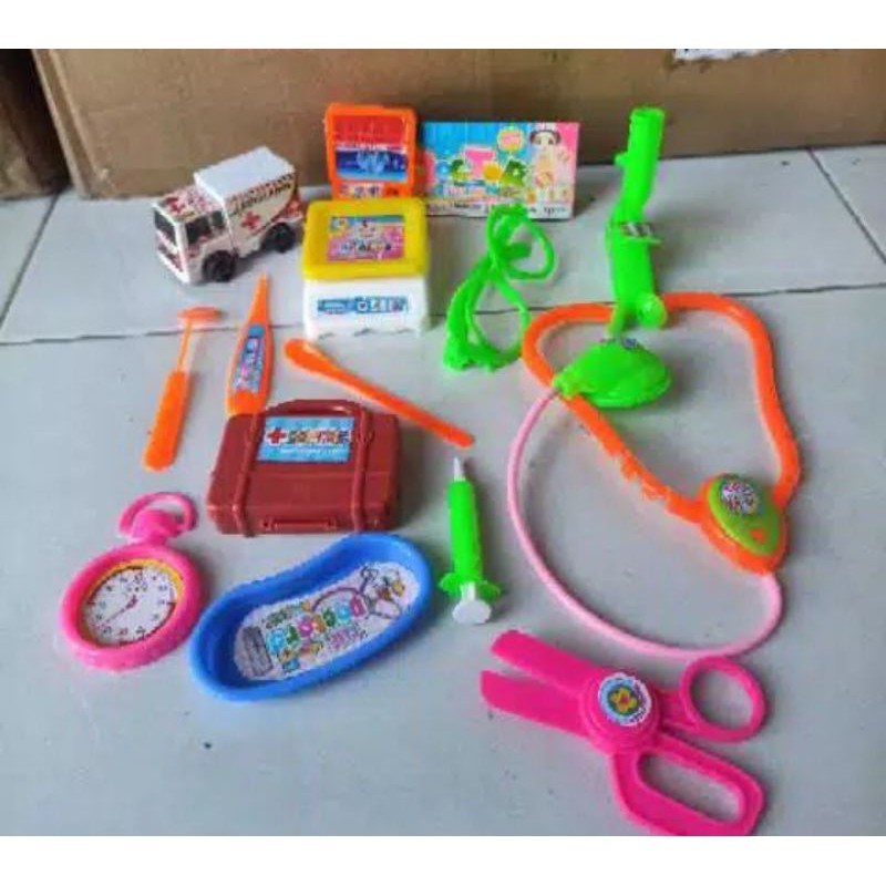 GA 11001 "new" mainan dokter set lengkap dengan mobilnya