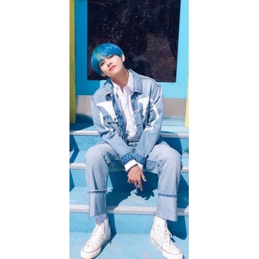 JAKET VALENTINO X TAEHYUNG