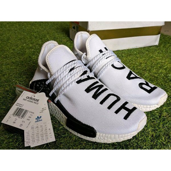 SEPATU ADIDAS HUMAN RACE ORIGINAL