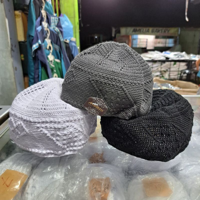 KOPIAH rajut hadrami yaman