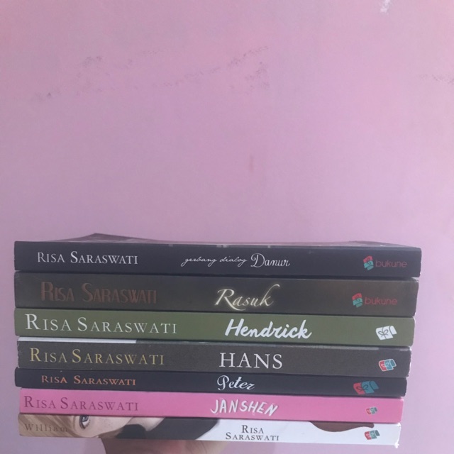 Buku Novel Ori Risa Saraswati Danur Rasuk Hendrick Hans Peter Janshen William Preloved Bekas Shopee Indonesia