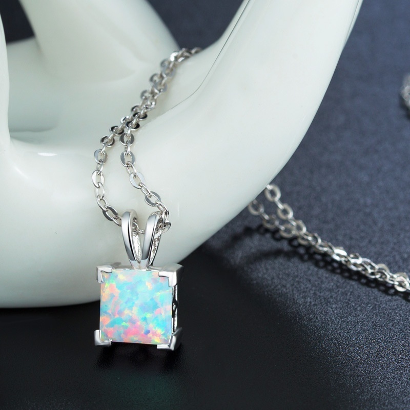 Kalung Rantai Sterling   Liontin Batu Opal Elegan Untuk Wanita