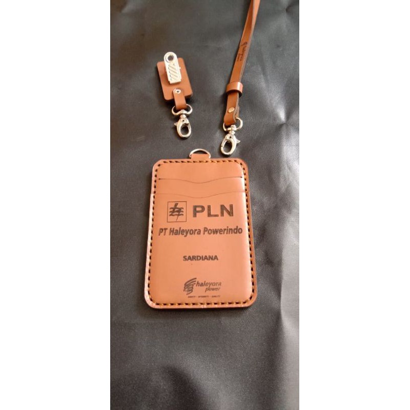 

ID CARD HOLDER KULIT /NAMETAG KULIT SAPI ASLI GARUT