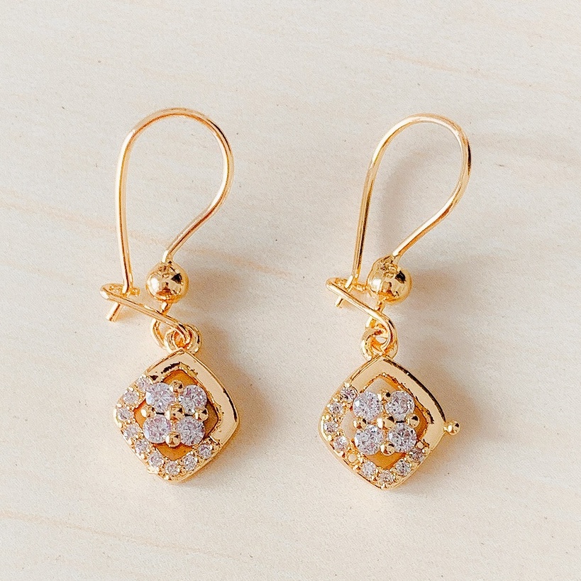 Anting Wanita Bunga Wajik Zirconia Gold