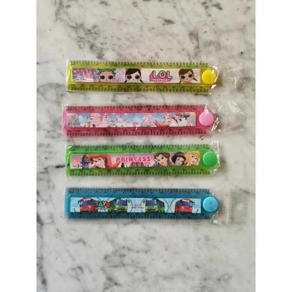 

garisan lipat karakter