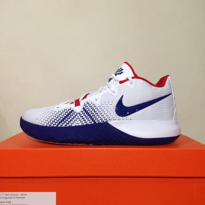 nike flytrap white