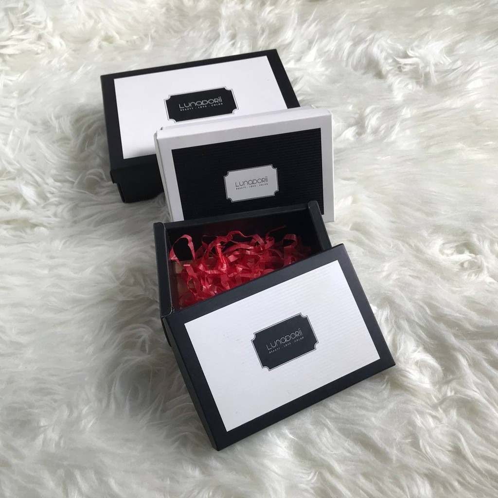 

Lunadorii Gift Box Small (Box - Kotak Hadiah)