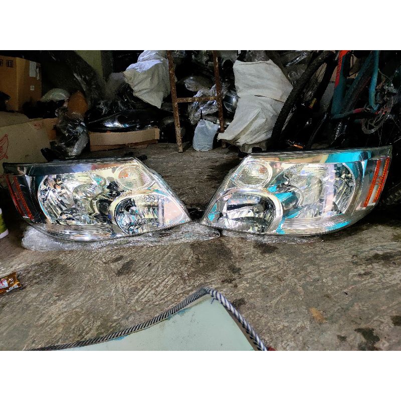 headlamp Toyota alphard 2005 -2007