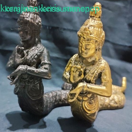 PATUNG NYI BLORONG ISTIMEWA