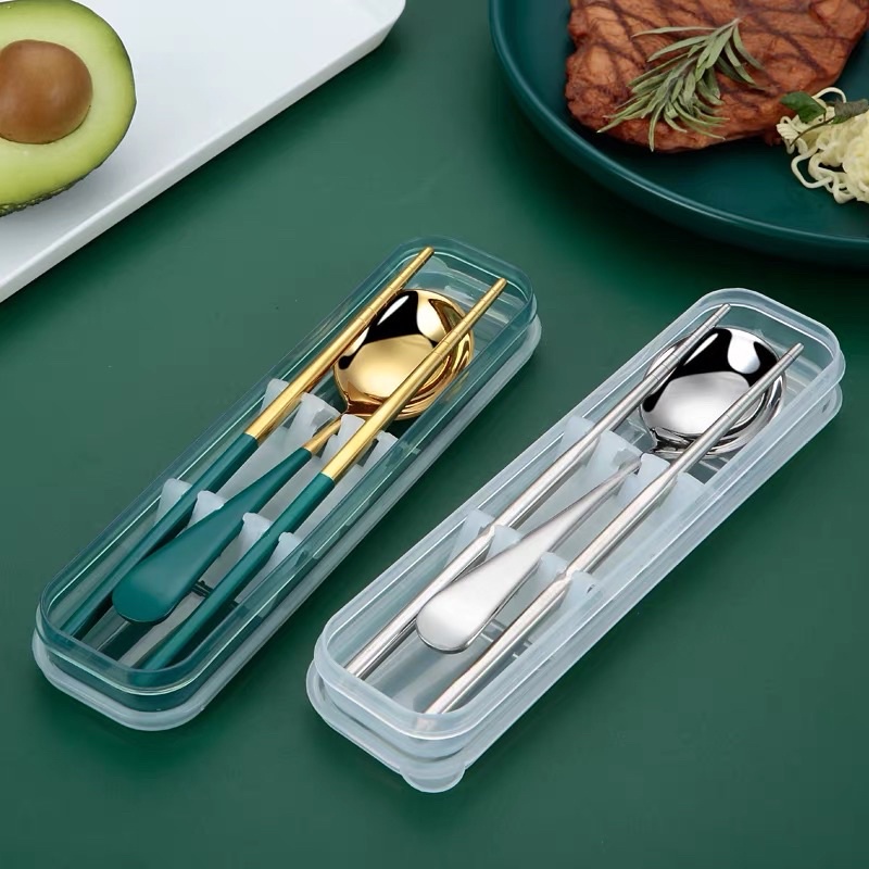 SET ALAT MAKAN 2IN1 SENDOK DAN SUMPIT KOREA DENGAN BOX / TABLEWARE GIFT BOX / HAMPERS SENDOK / SENDOK SUMPIT /SENDOK KOREA SET / SENDOK SUMPIT KOREA STAINLESS / SET STAINLESS SPOON CHOPSTICKS / CUTLERY SET / TRAVEL SET