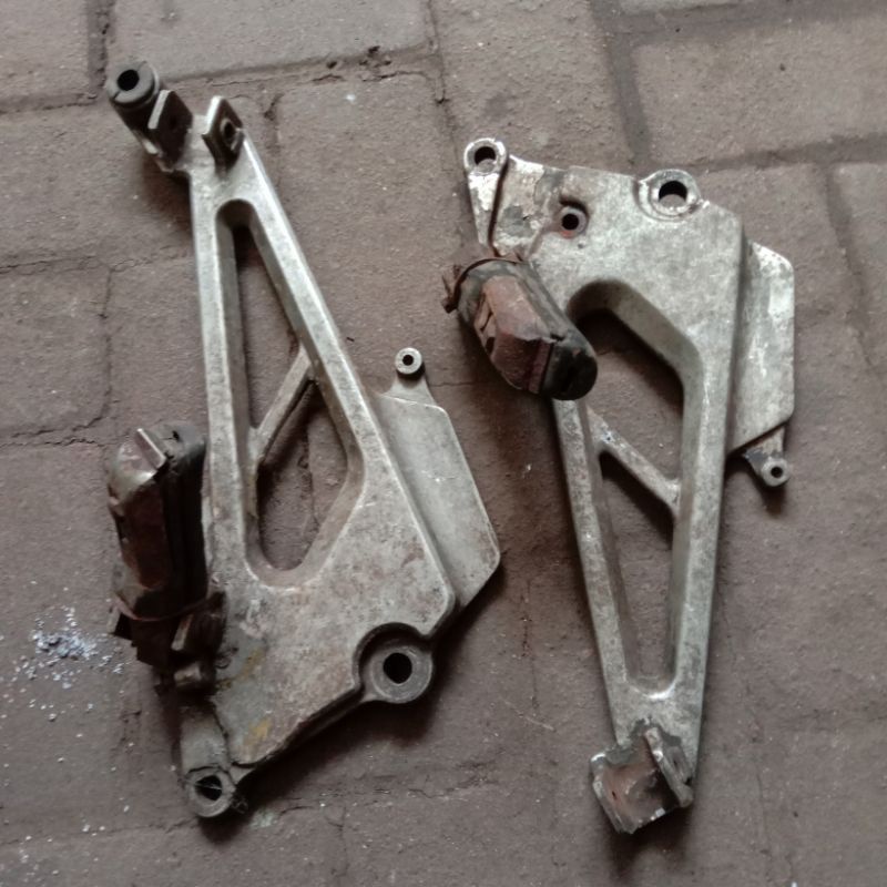 Postep footstep pijakan kaki belakang Honda Tiger lama Tiger lawas original