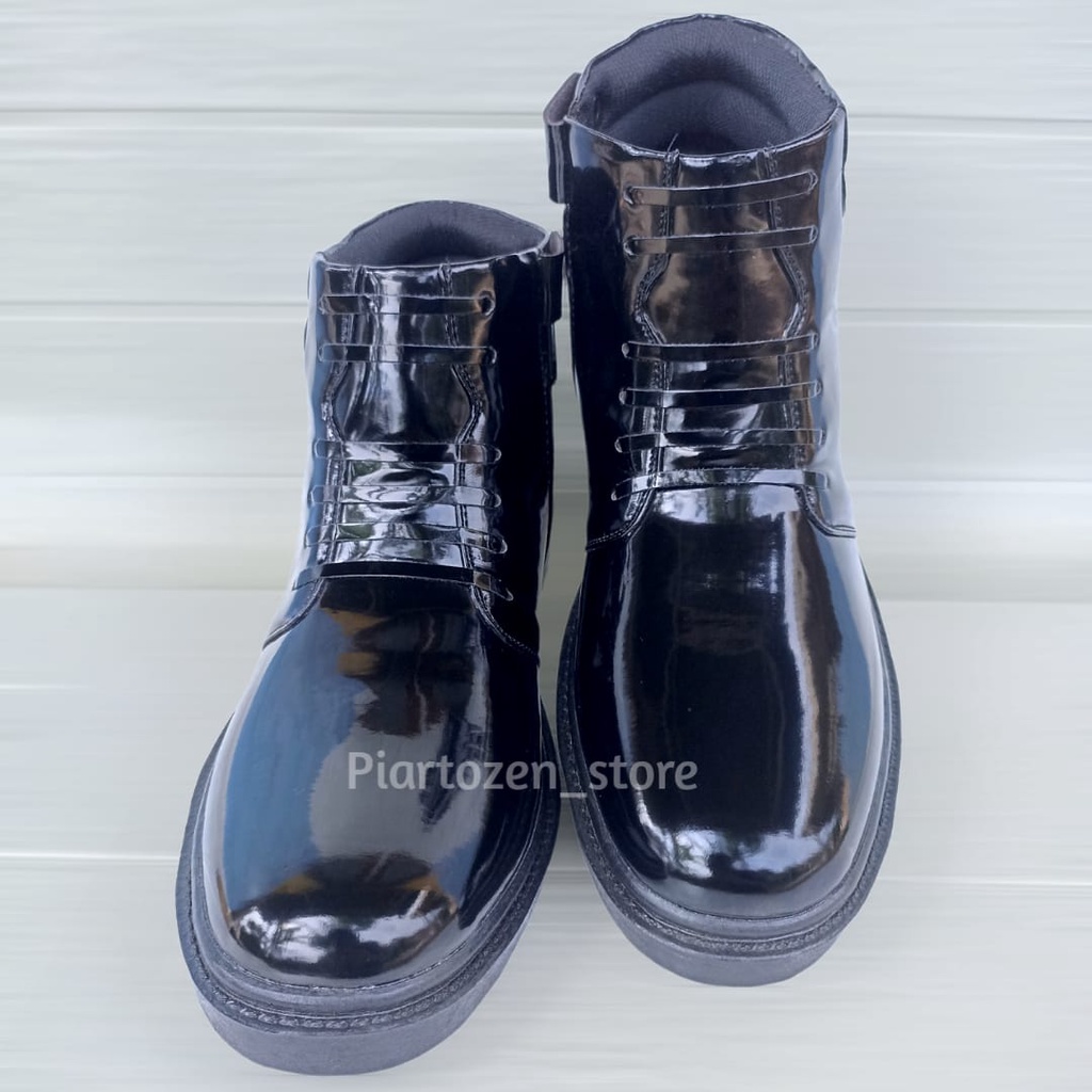 Sepatu PDH Pria Hitam Kilap dengan Resleting untuk Dinas TNI/POLRI, Satpam, dan Keamanan, Terbuat dari Kulit Sintetis, Model Tali Mati atau Tali Paryasi.