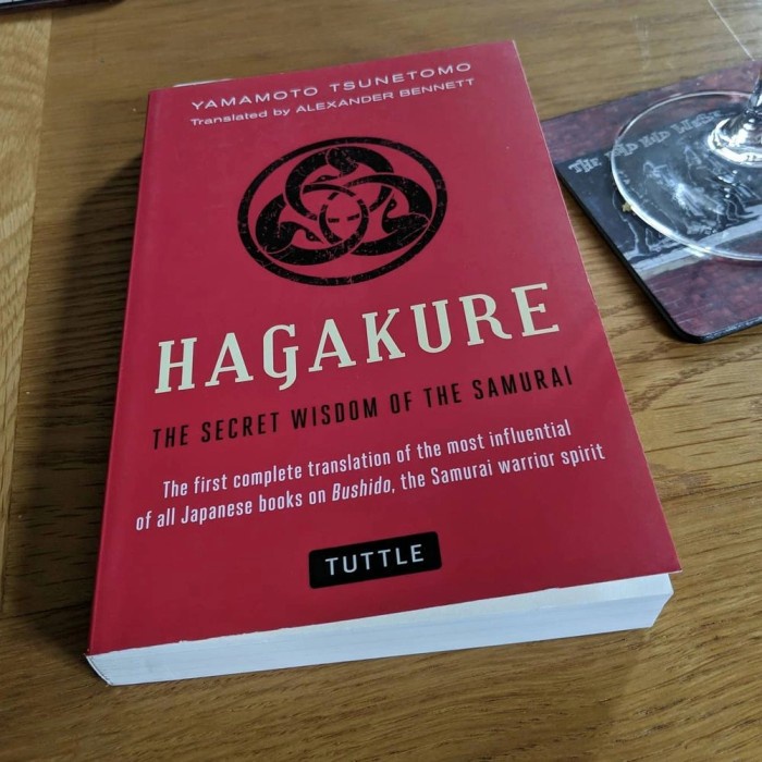 Buku Import Hagakure: The Secret Wisdom of the Samurai by Yamamoto Ts