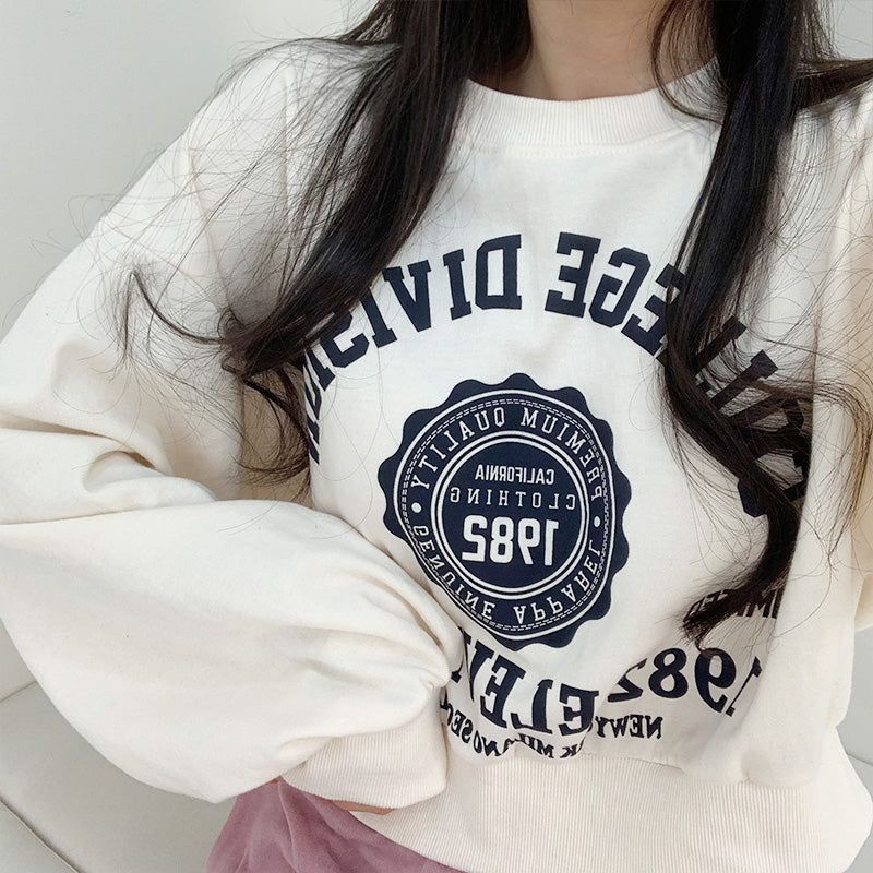 COLLEGE DIVISION CROOPE Sweater Crewneck Oblong Oversize Outerwear Wanita Fashion Terkini Korean Style