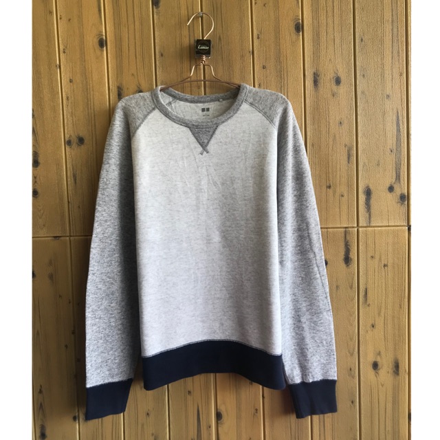 Uniqlo crewneck