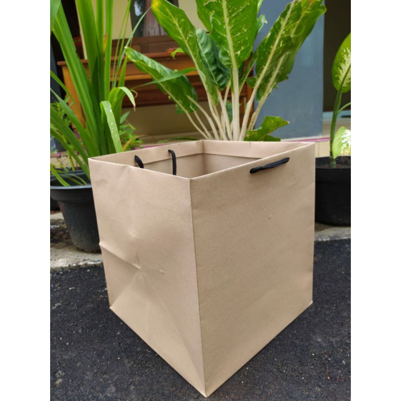 

Paperbag besar ukuran 25x25 kuat dan rapi