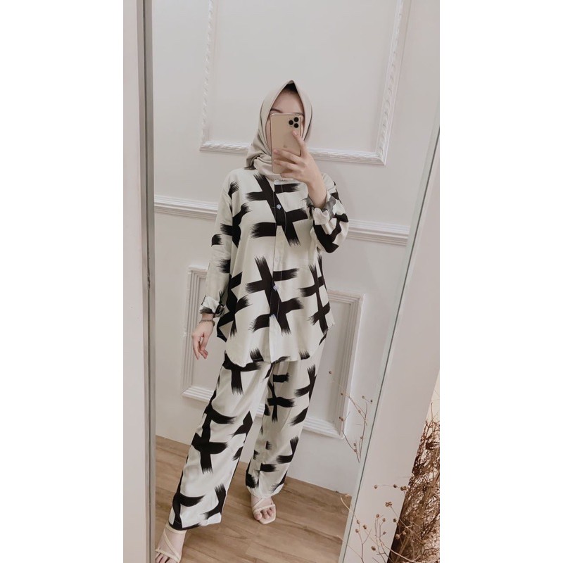 HomeySet Series Line Abstract White