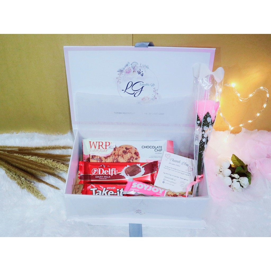 

HAMPERS BOX / SWEET MOMENT (PAKET A) / PREMIUM BOX / KADO ULANG TAHUN / KADO WISUDA /HAMPERS MURAH