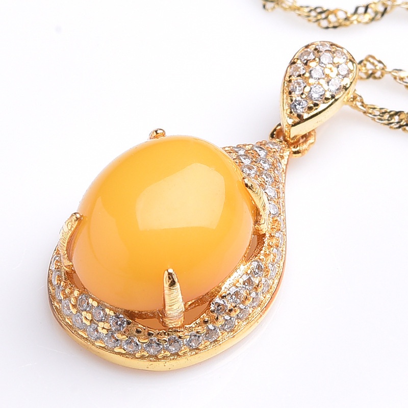 [Ready Stock]Fashion Inlaid Yellow Amber Pendant Diamond-Studded Necklace