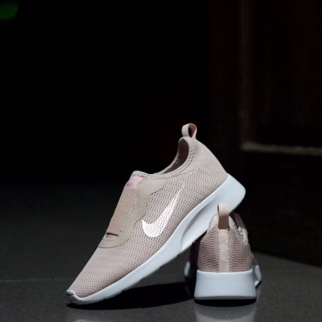 nike tanjun slip