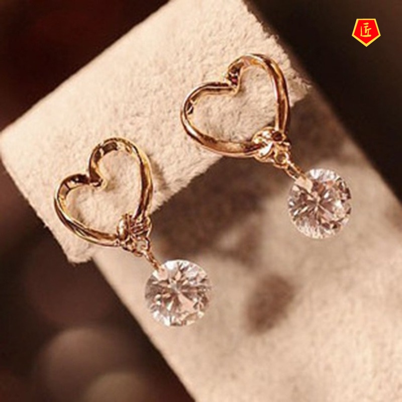 [Ready Stock]Fashion High-End 18K Gold Love Diamond Stud Earrings