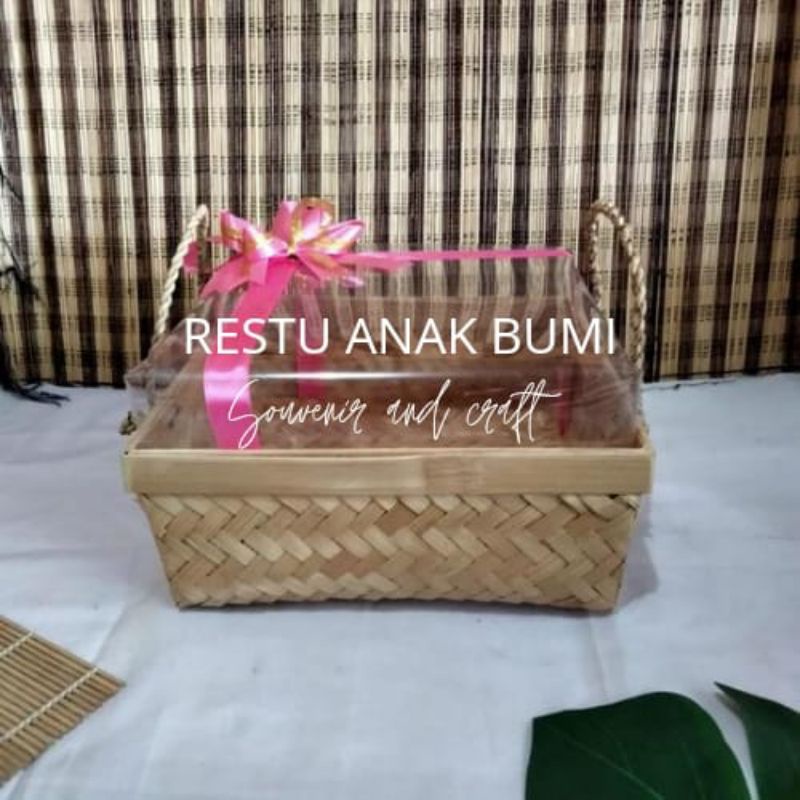 

Promo Besek Mika Tinggi Plus Cangkingan uk 30cm - Anyaman Bambu - Besek Kaki - Sokase - Besek Hias - Hantaran - Hampresa - Seserahan - Parcel - Bingkisan - Keranjang Bambu - Hadiah - Wadah Seserahan - Tempat Kue Kering - Box Makanan - Tas Bambu