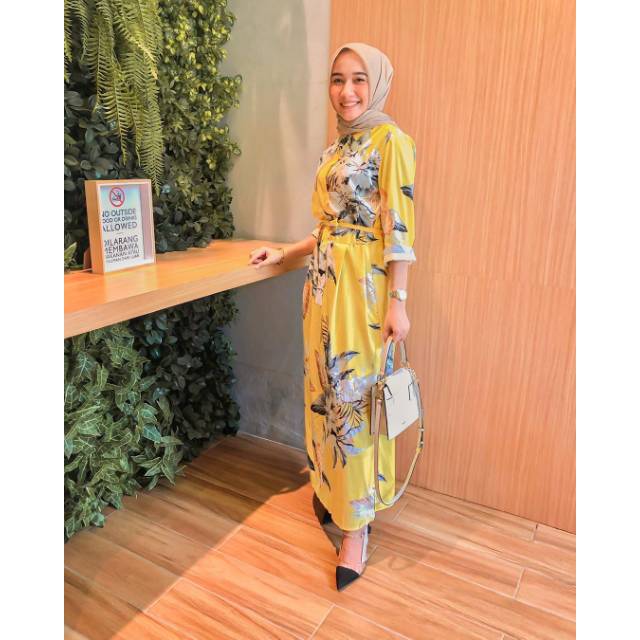 new yellow floral dress look a like zara fesyen wanita pakaian wanita gaun rok di carousell on yellow floral dress zara