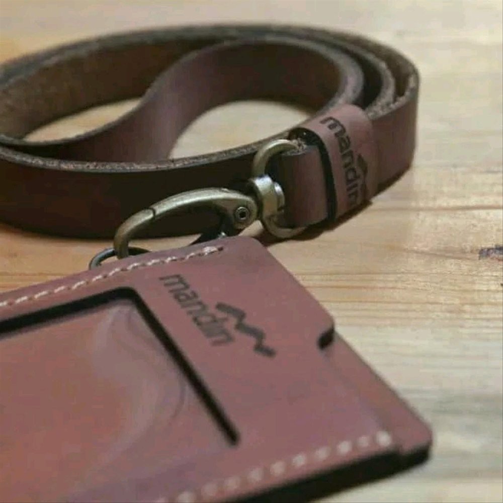 

Dijual ID CARD HOLDER KULIT COSTUM LOGO & NAMA INSTANSI PERUSAHAAN terbaik