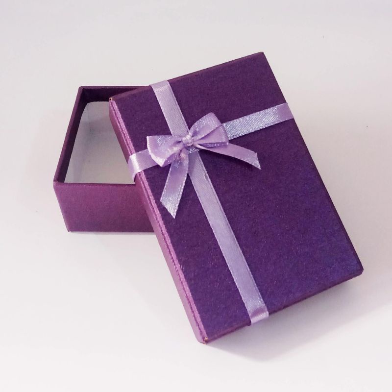

Gift Box Kecil ukuran 9 x 6 x 3 cm