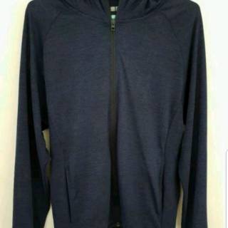 Jaket uniqlo dry ex Shopee Indonesia Jaket uniqlo dry ex Shopee Indonesia