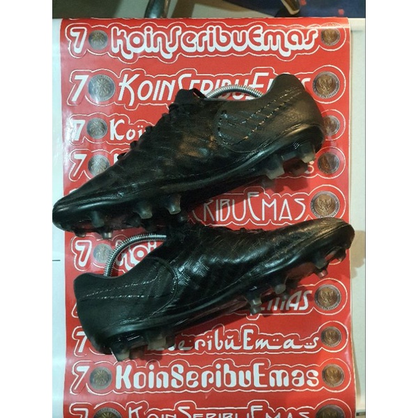 Sepatu Bola ORIGINAL NIKE TIEMPO LEGEND 7 x Solplate ADIDAS
Size EU 44.5 // 28.5 cm
