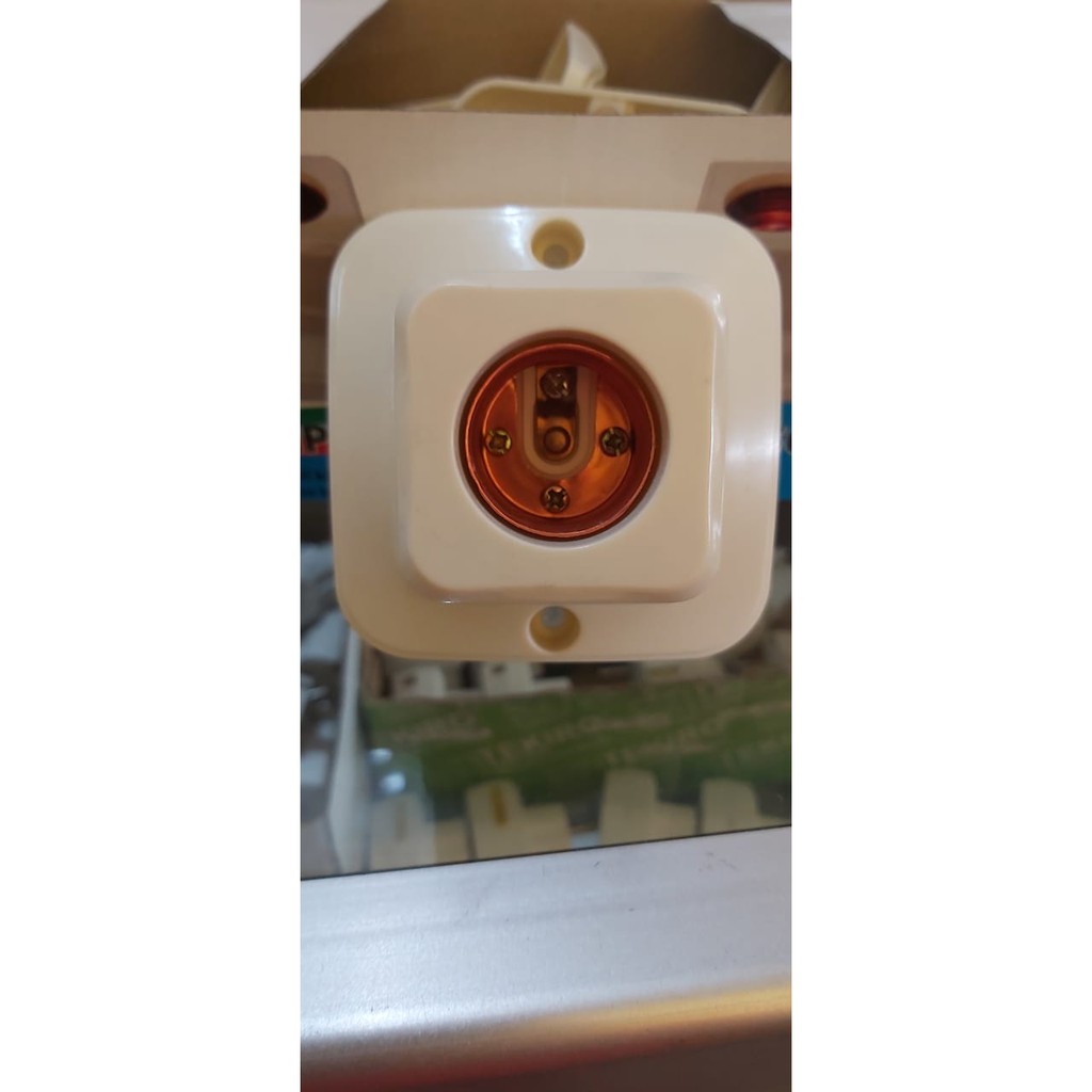 Fitting lampu New Pallas NP505