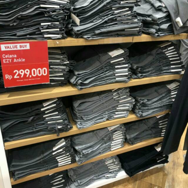 Celana Bahan Cowok Uniqlo Ezy Ankle pants