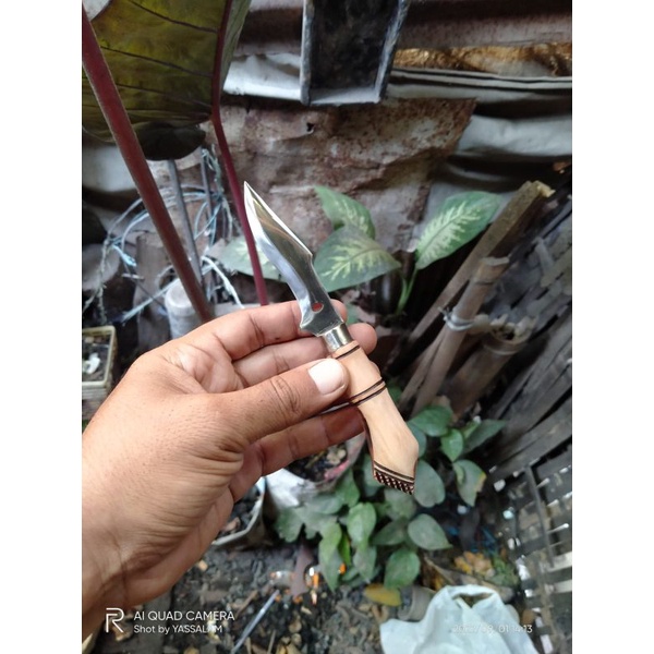 pisau baja putih imut unik