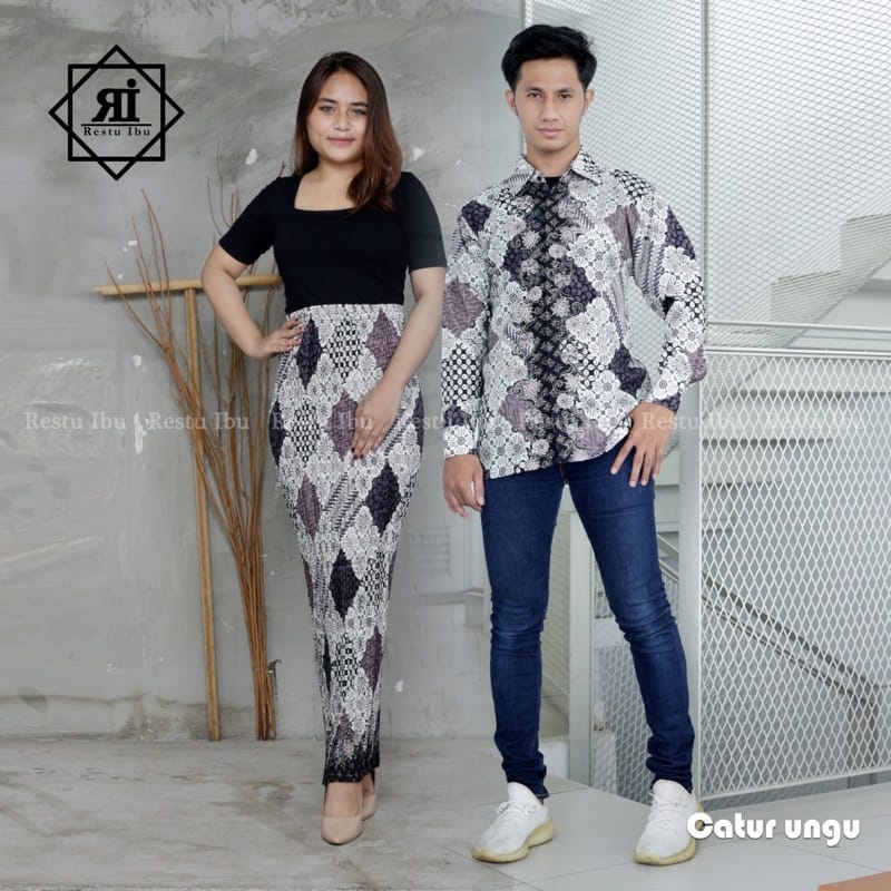 Couple rok prisket dengan kemeja batik//kemja batik semi sutra//couple batik keluarga//couple batiuk terlariss