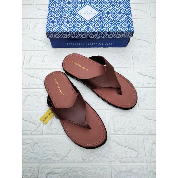 sandal cowok Yongki komaladi