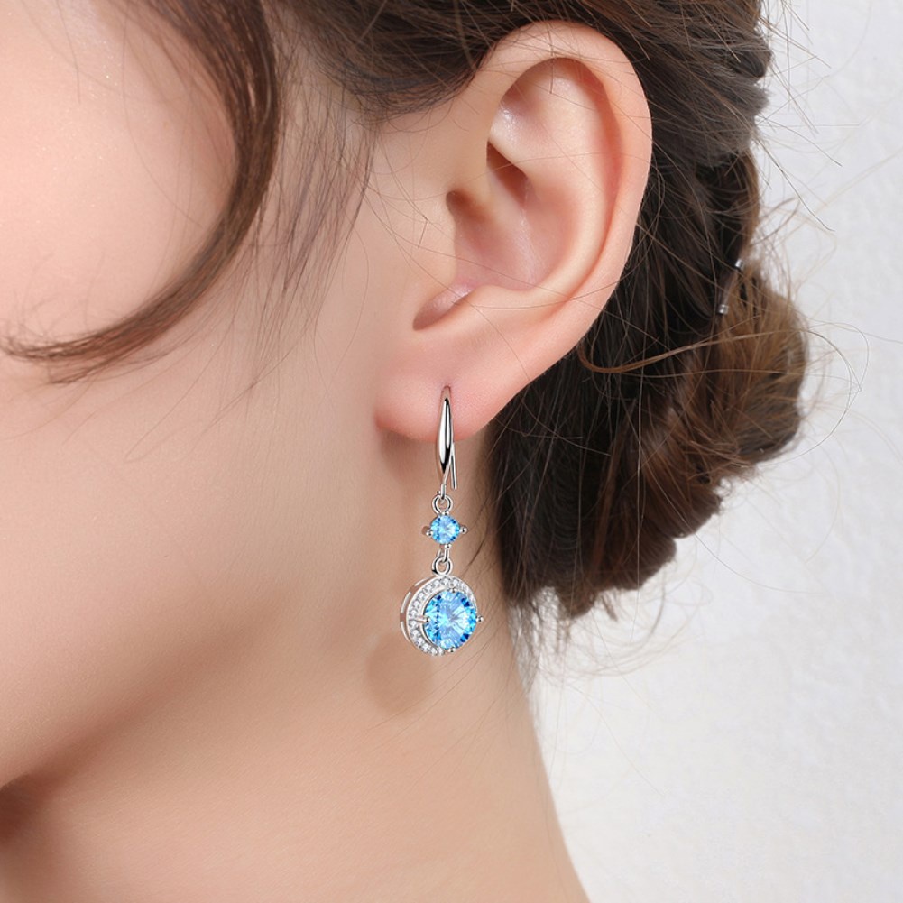 Anting Wanita Titanium Lapis Emas 18K Crystal Zirconia Tiaria Collection Anti Karat dan Alergi - Tianne - Perhiasan Anting Wanita Gold Plated Earring-4