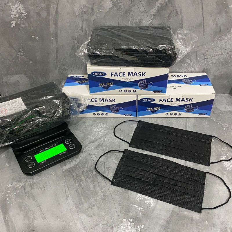 Masker Earloop Hitam Y&B Care 50 pcs