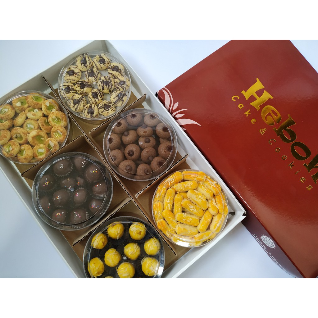 

Paket 12 Kue Kering Lebaran Premium Isi 6 Toples By Heboh Cookies