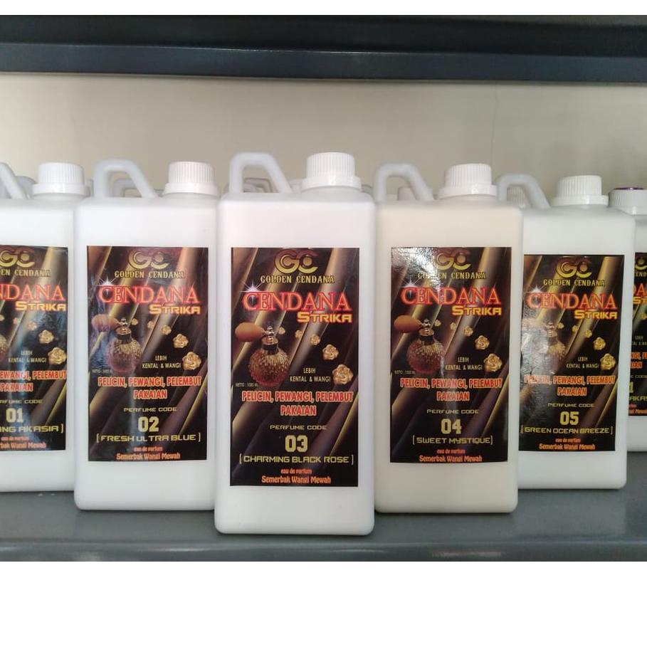 ❇ Golden Cendana Setrika Pelicin, Pewangi, Pelembut pakaian 1 Liter ♖