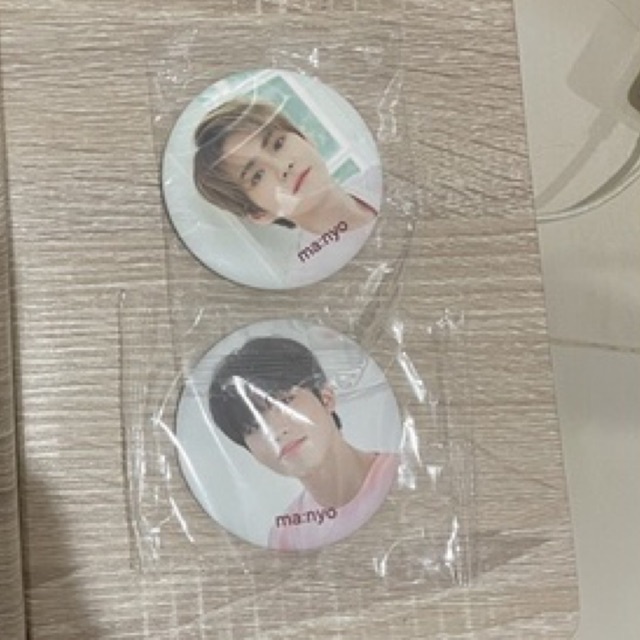 Treasure Mirror Button Manyo Jeongwoo Yoshi