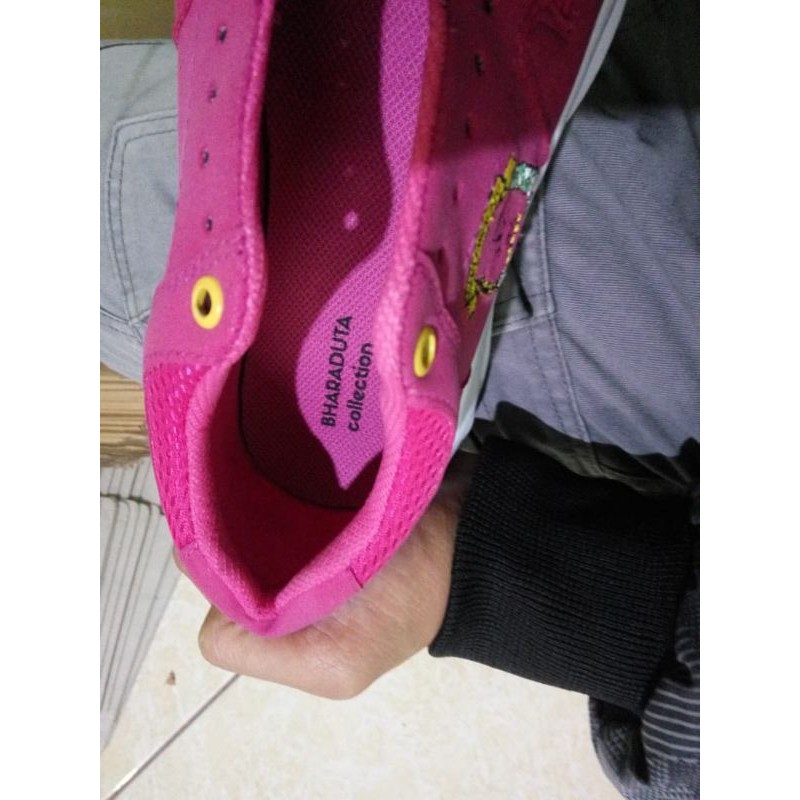 SEPATU OLGA BHAYANGKARI