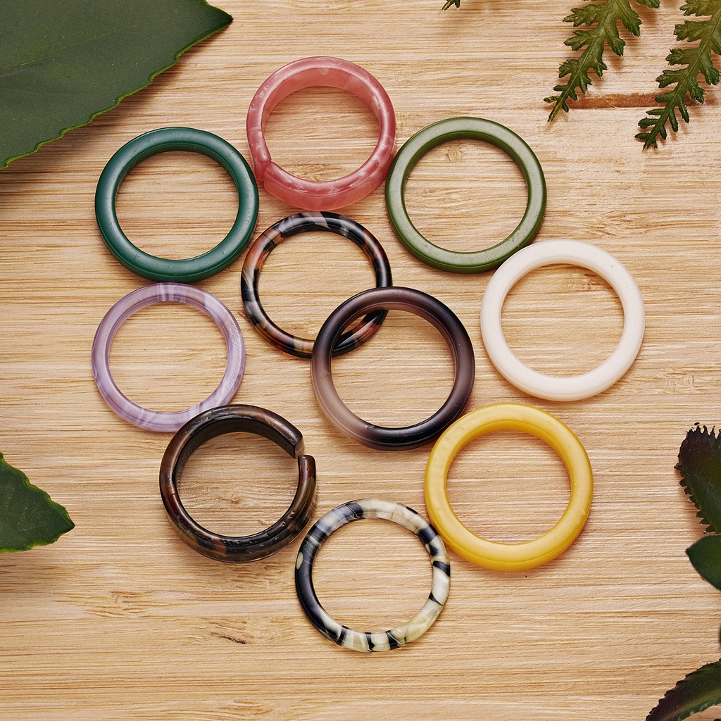 10pcs / Set Cincin Bahan Resin Warna Campur Gaya Korea Untuk Wanita